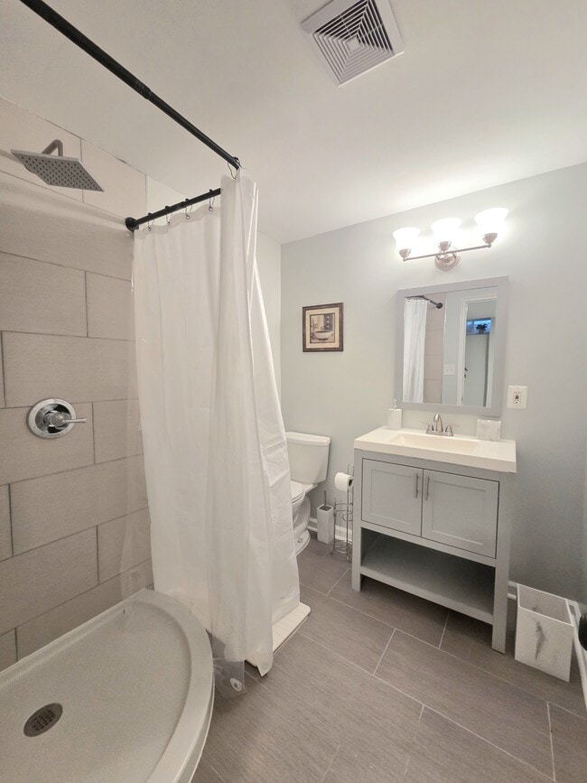 Building Photo - 5407 Leeway Ct