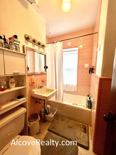 Building Photo - 11 Leonard St