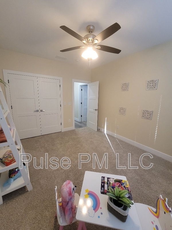 Building Photo - 209 Levassor Pl
