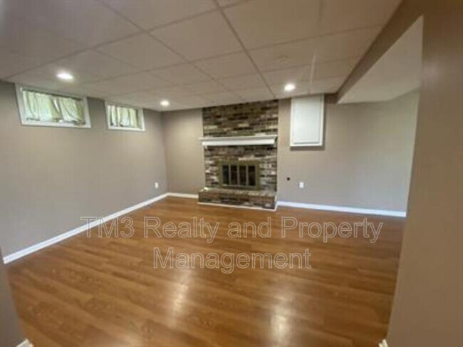 Building Photo - 12725 S Raintree Dr