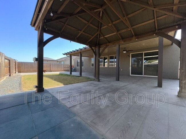 Building Photo - 1724 W Sedona Ave