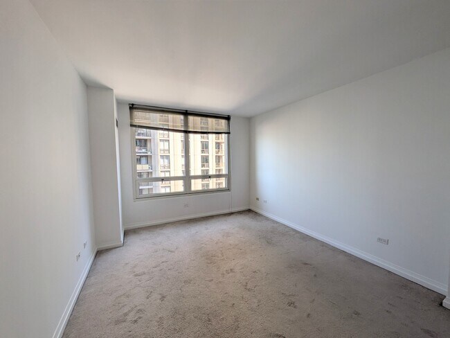 Building Photo - 33 W Ontario St