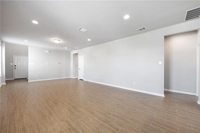 Building Photo - 100 Drifter Ln