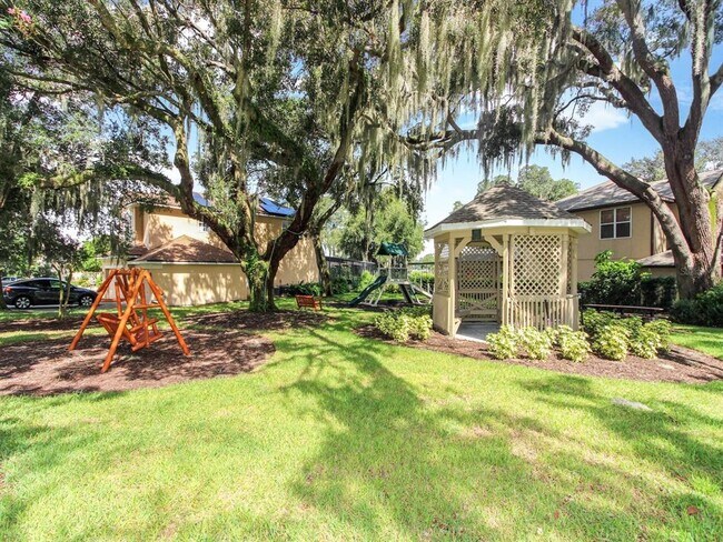 Building Photo - 687 Statenville Ct