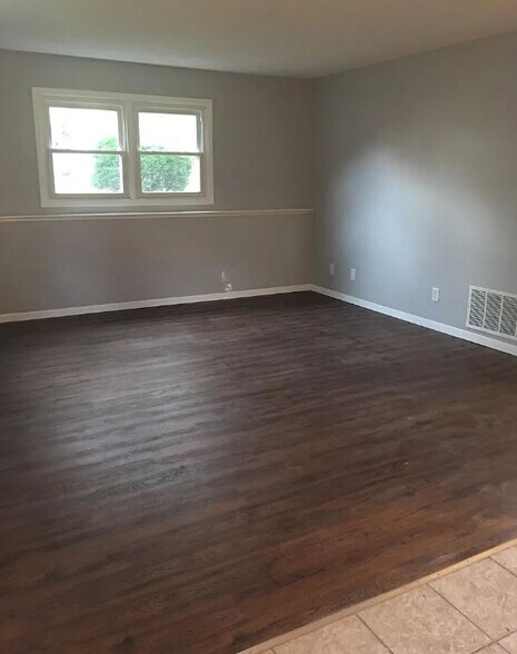 Building Photo - 207 Wellons Dr