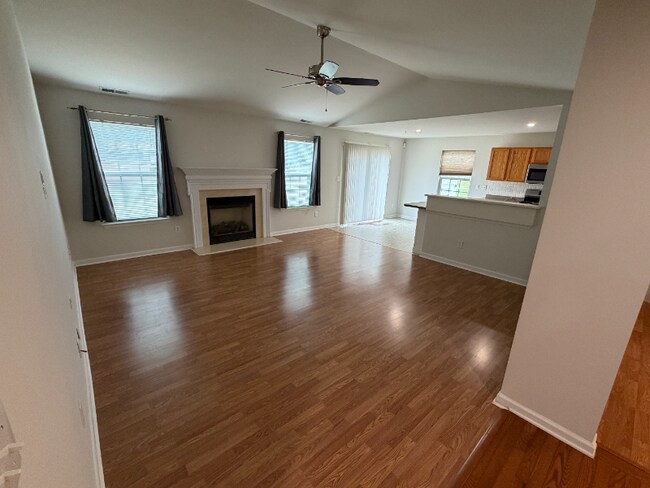 Building Photo - 45 Anchor Ln