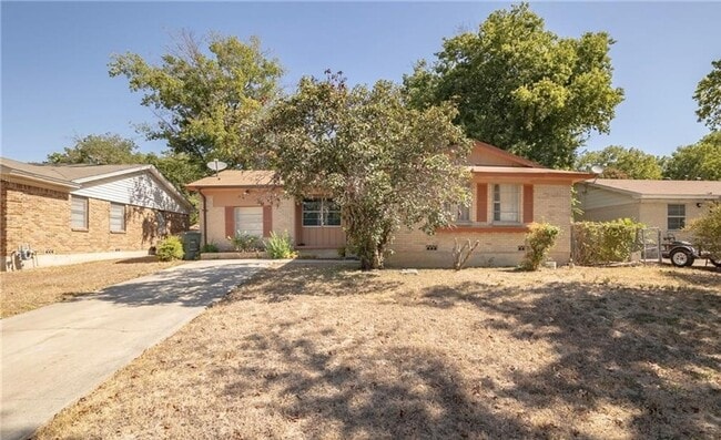 Upgraded 4 bedroom 2.5 bathroom house! HO... - Upgraded 4 bedroom 2.5 bathroom house!  HO...