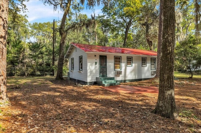 Building Photo - 1 bedroom off of Ferguson