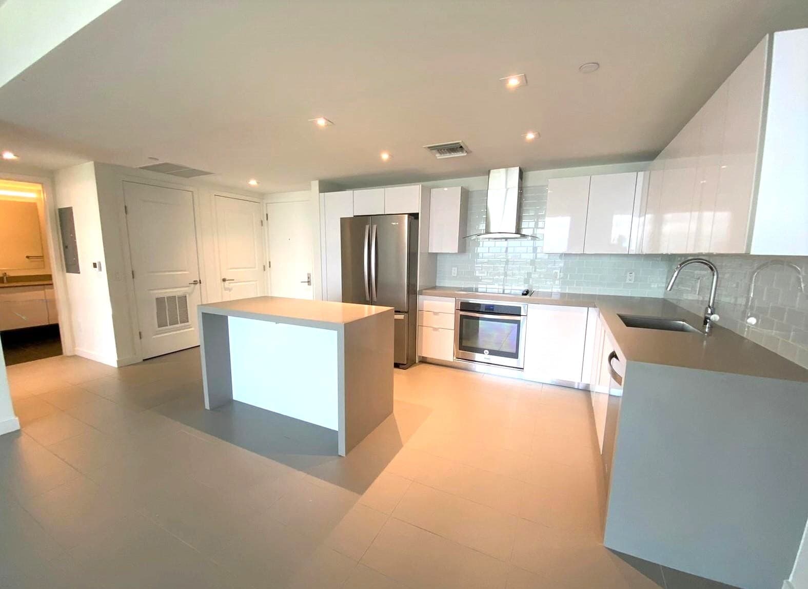 Building Photo - 1600 NE 1st Ave