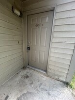 Building Photo - 4004 Village Creek Dr