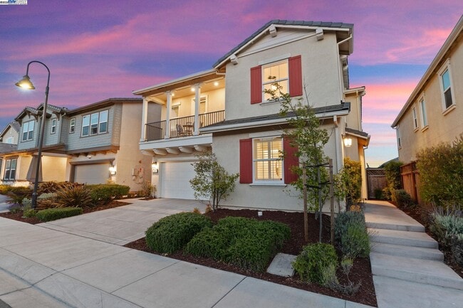 Building Photo - 318 Paradiso Ct