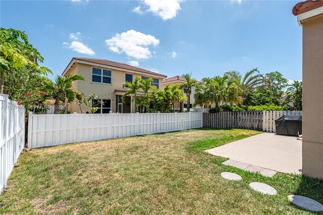 Building Photo - 15130 SW 49th Ct