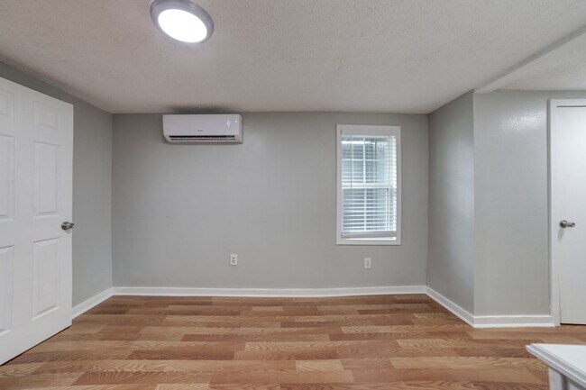 Building Photo - S Trenton Ave Triplex