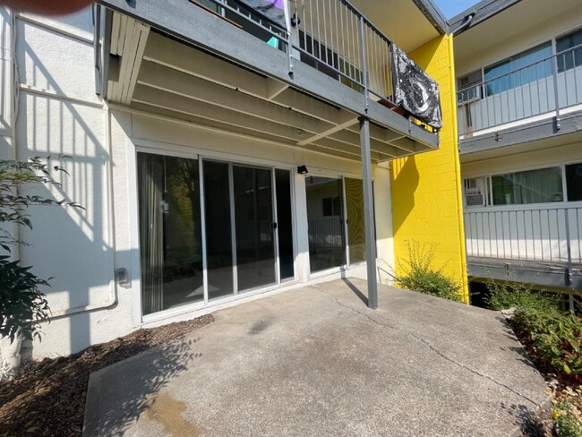 Building Photo - 2760 Willamette St