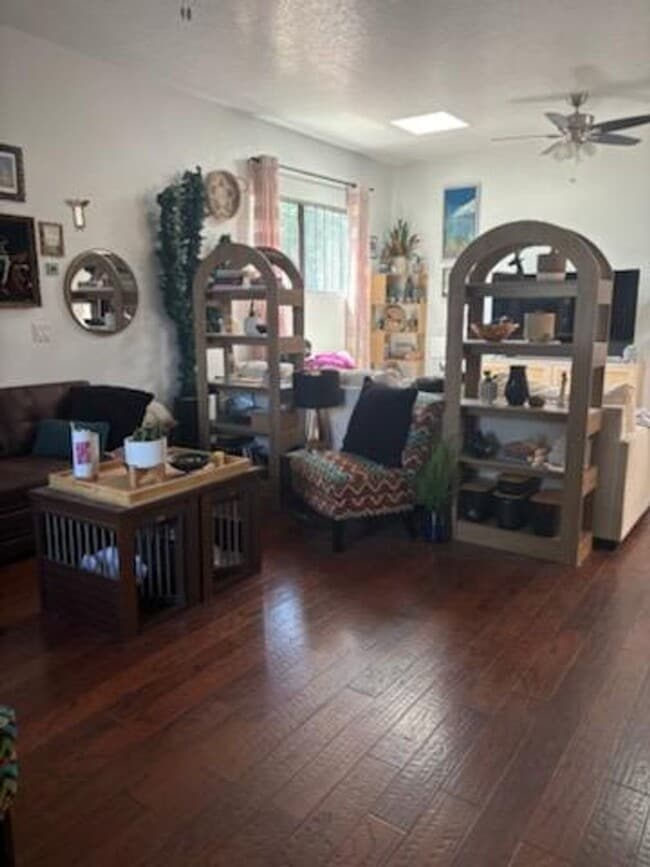 Building Photo - UNSER/LADERA 2 Bedroom  2 Bath  2 car gara...