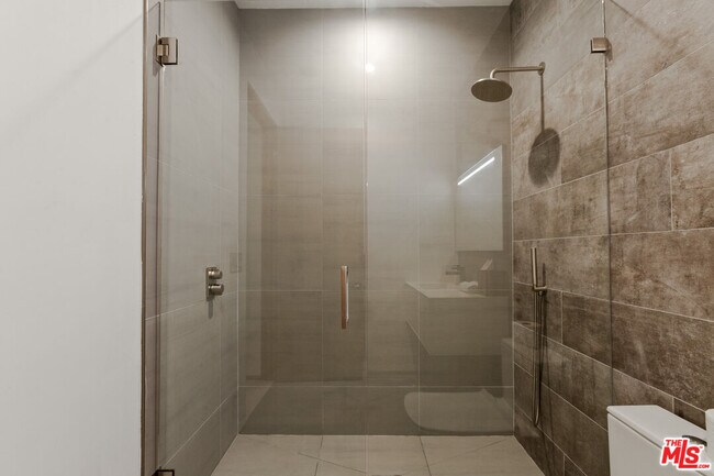 Building Photo - 356 N La Jolla Ave