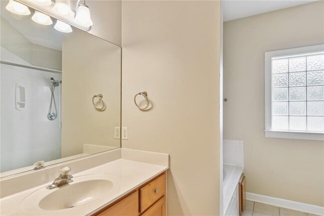 Building Photo - 161 Huntington Cir