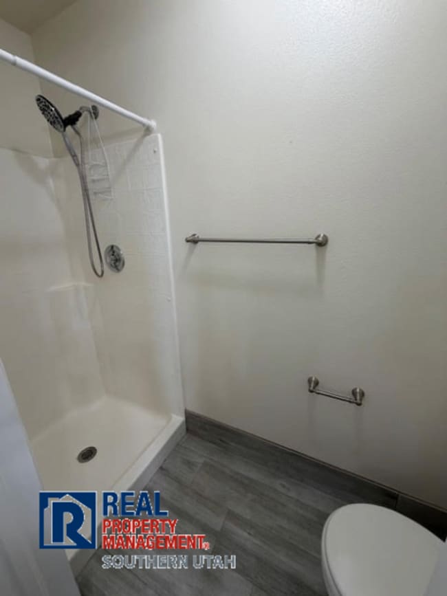 Building Photo - Remolded 3 Bedroom near Costco