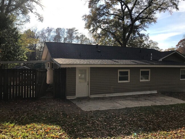 Building Photo - **AVAILABLE NOW**3 Bedroom / 2 Bathroom Home for Rent in Columbus, GA***