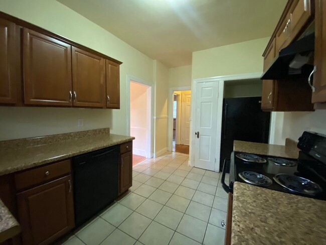 Building Photo - 4304 Bromley Ln