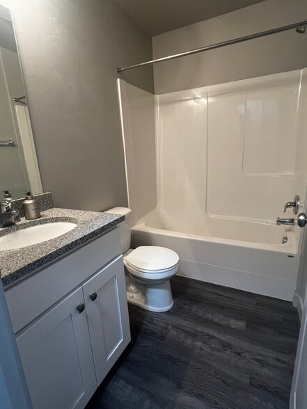 2nd bathroom off entrance hallway - 1018 W Cyan Valley Way