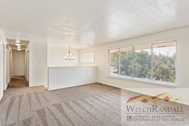 Building Photo - Elegant Layton Home Offering Space, Style,...