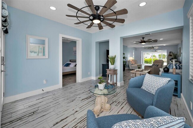 Building Photo - 17727 Long Point Dr