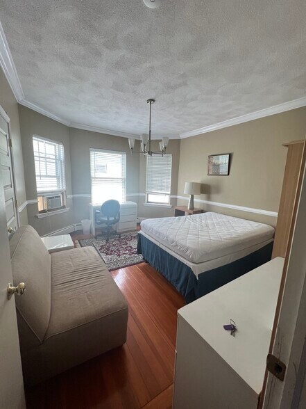 Furniture Included: Bed# 4 - 558 Washington St
