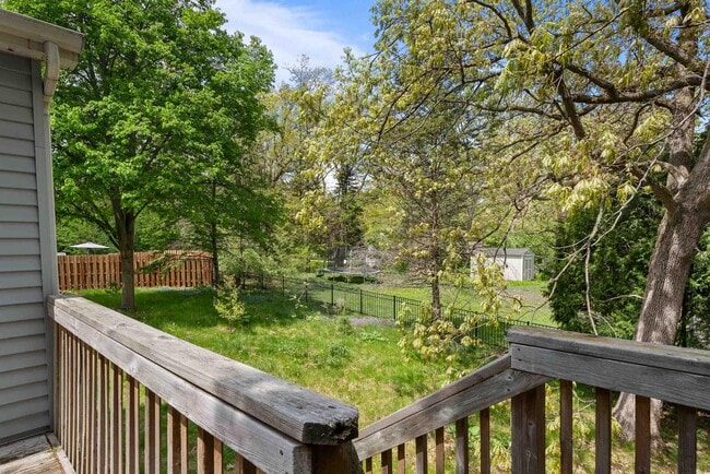 Building Photo - 438 Sylvan Dr