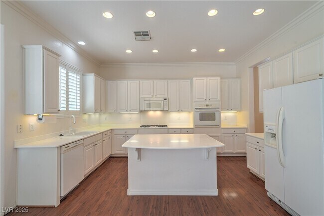 Building Photo - 2180 Waterton Rivers Dr