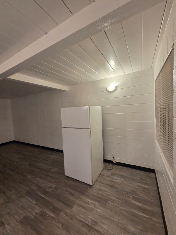 Building Photo - 11 E San Joaquin St