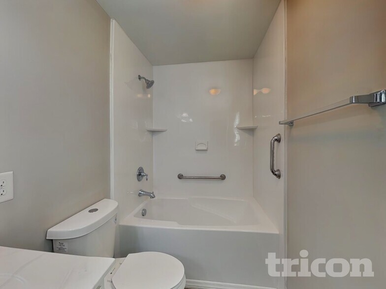 Building Photo - 147 Cattail Ln