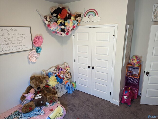 Building Photo - 152 Summer Pointe Ln