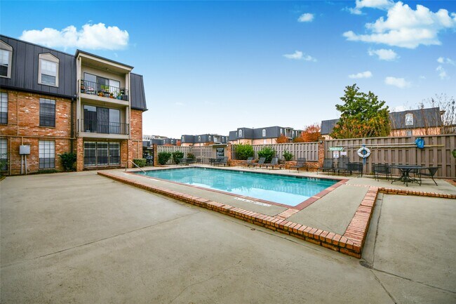 Building Photo - 2400 N Braeswood Blvd