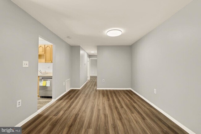 Building Photo - 5614 Bismach Dr