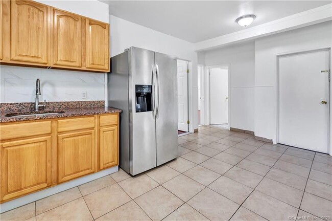 Building Photo - 130 Long Hill Ave