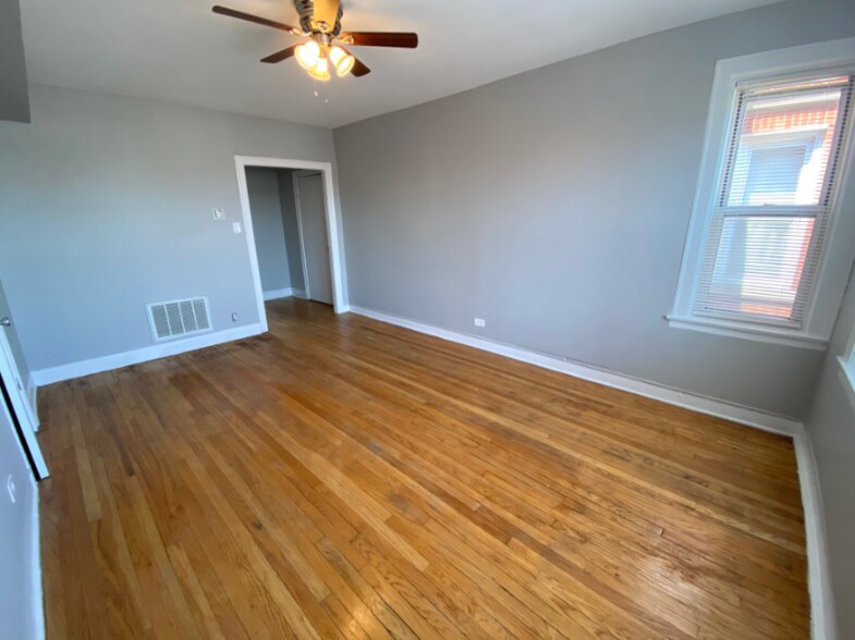 Building Photo - 3723-3729 W Grand Ave