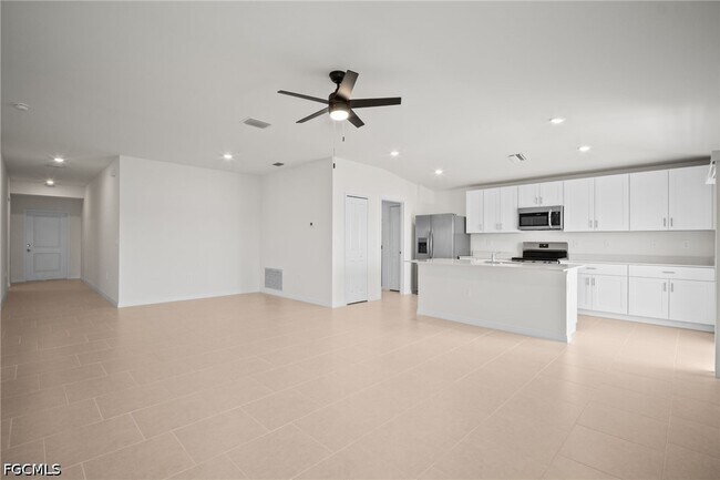 Building Photo - 17633 Paradiso Wy