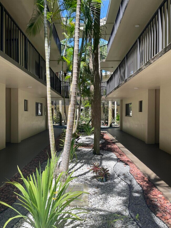 Building Photo - 5130 Las Verdes Cir