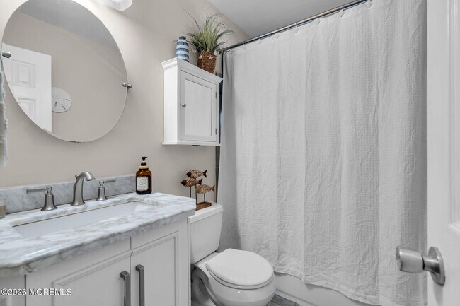 Building Photo - 375 Kildare Dr