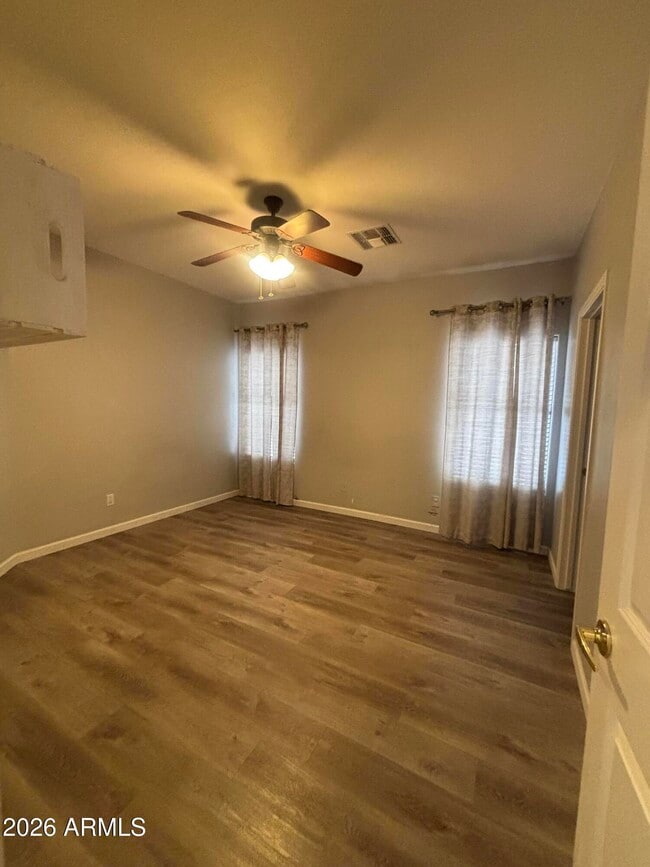 Building Photo - 948 E Savannah Dr