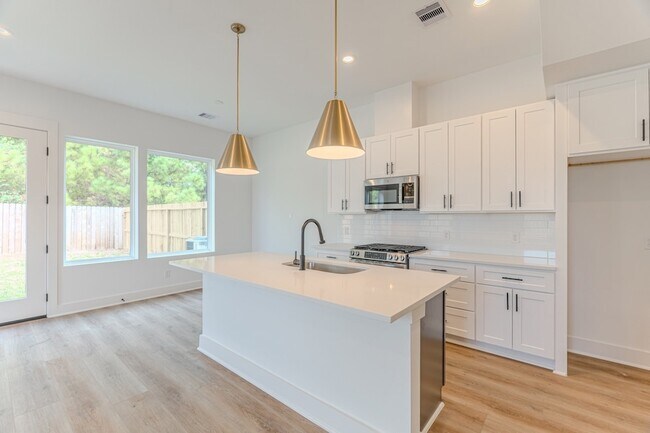 Building Photo - 7628 Inwood Hls Ln