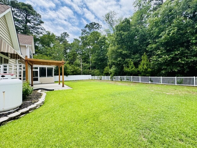 Building Photo - 3571 Brampton Dr