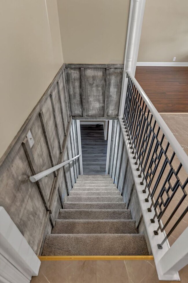 Building Photo - Italian Estates Property Management