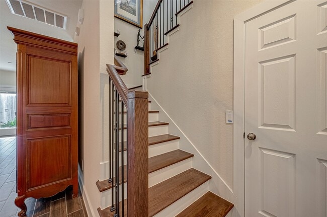 Building Photo - 1726 Summerlyn Ter Dr