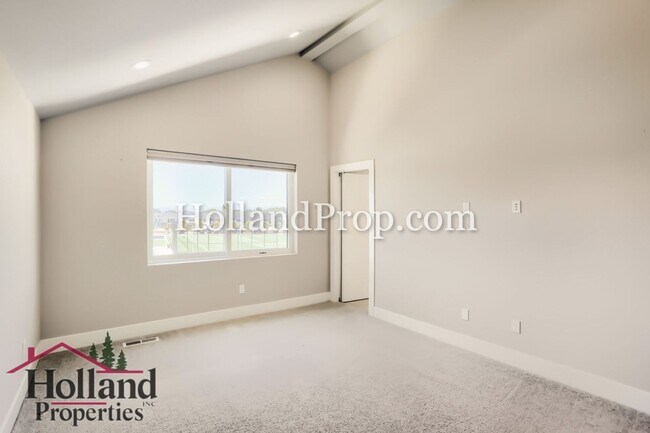 Building Photo - Spacious, Energy-Efficient Home in Reeds Crossing Near Parks & Trails