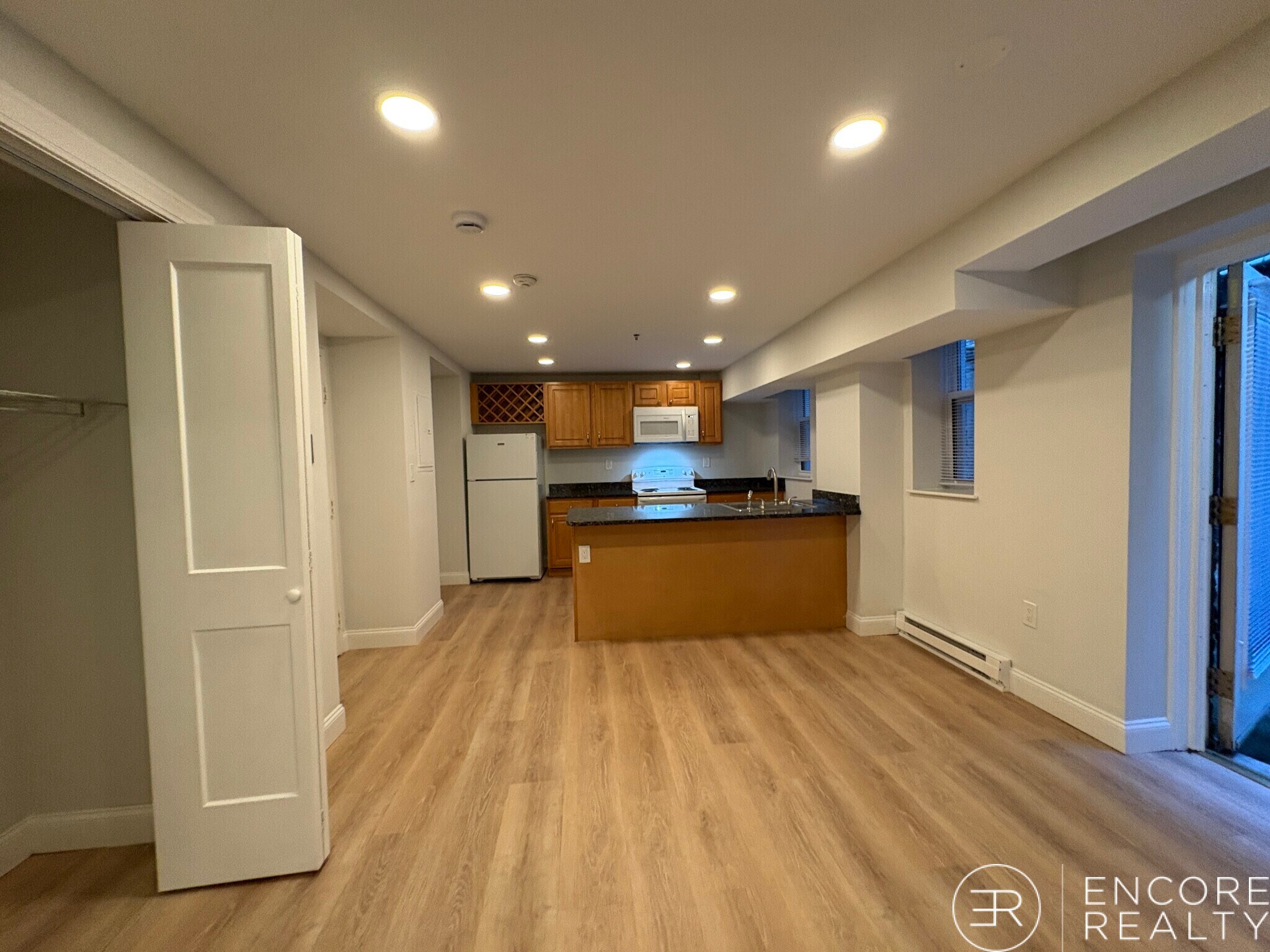 Building Photo - 51 Queensberry St