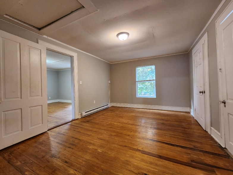 Building Photo - 237 Poole St