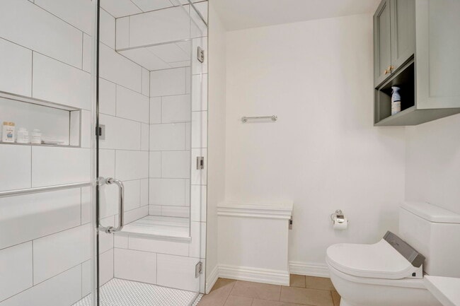 Building Photo - 103 W Chestnut St