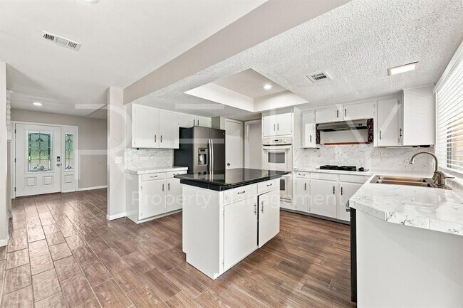 Building Photo - 2404 Gabriel View Dr